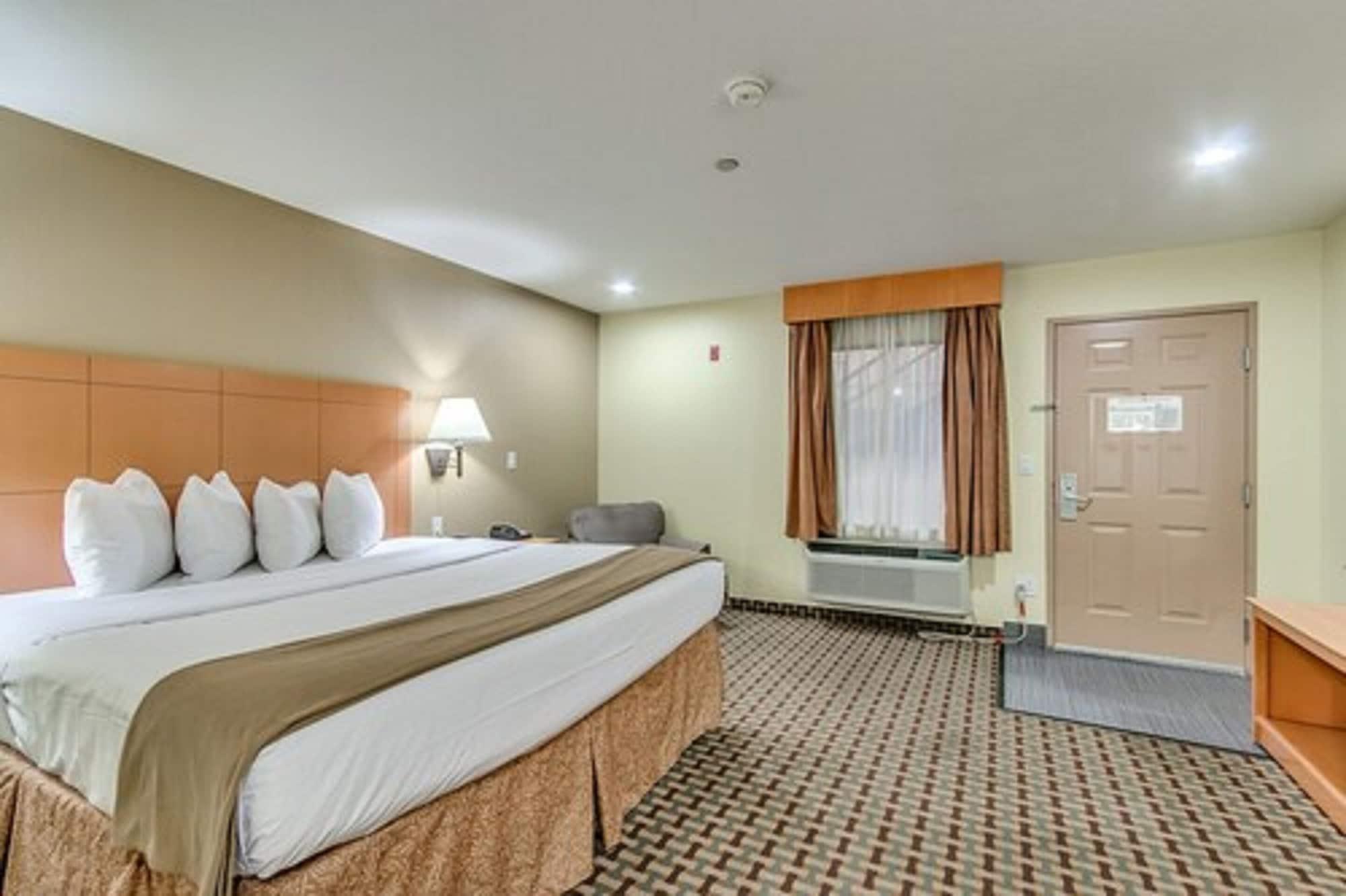 Days Inn By Wyndham Lubbock South Екстериор снимка